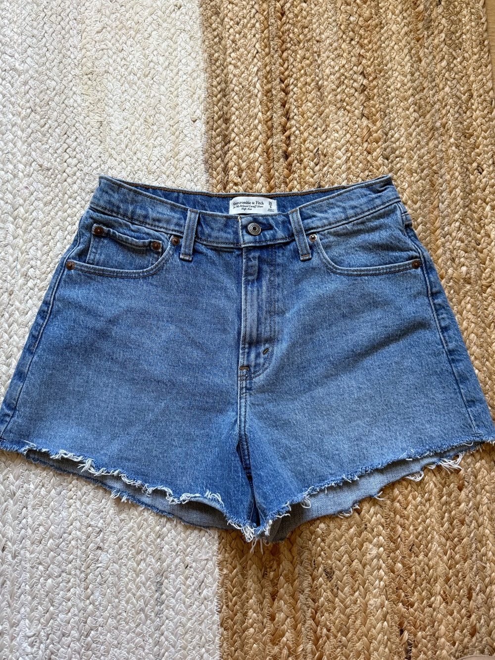 Abercrombie & Fitch 90’s Relaxed Cutoff High-Rise Denim Shorts sz 28/6
